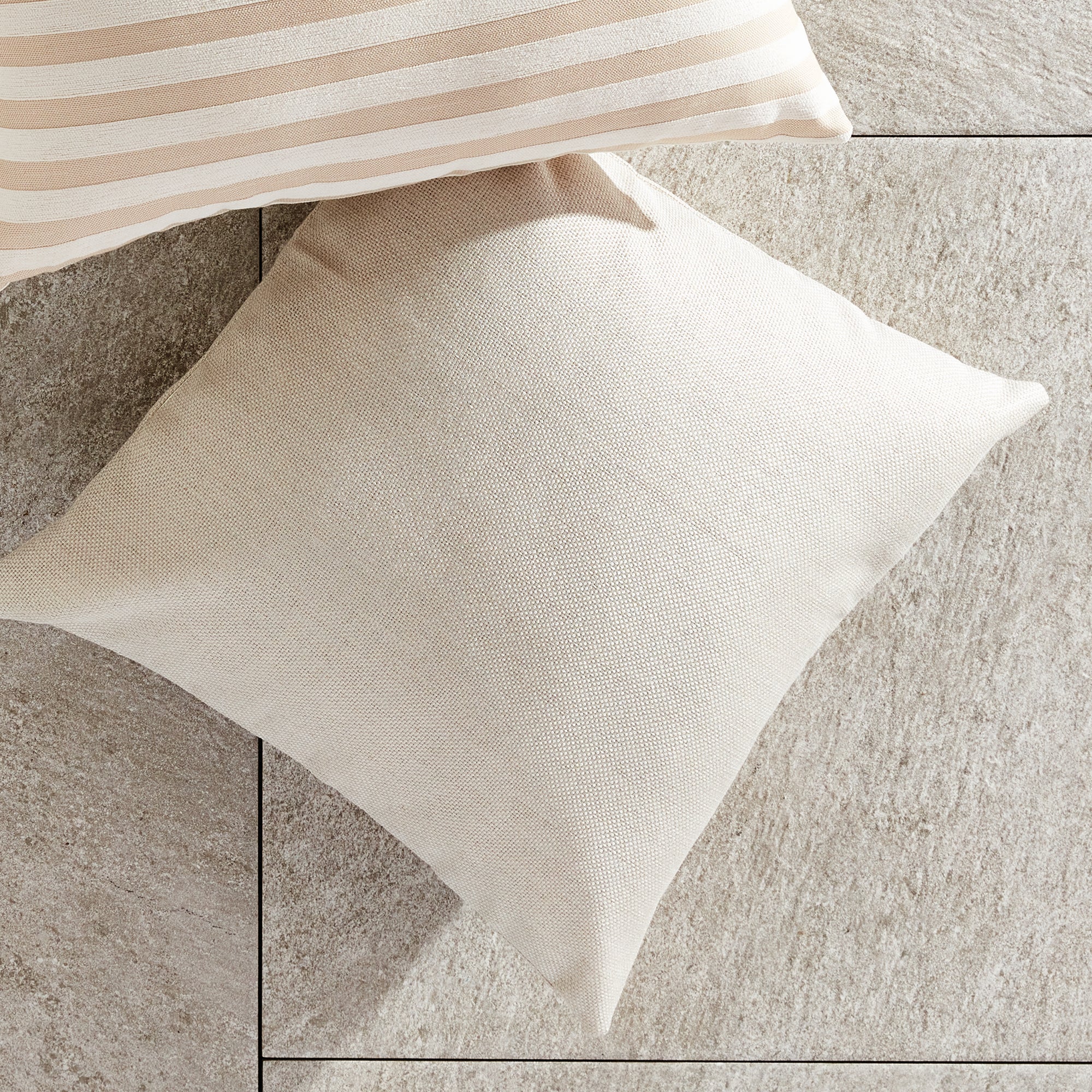 GAGE SQUARE INDOOR-OUTDOOR PILLOW 20" - view 7