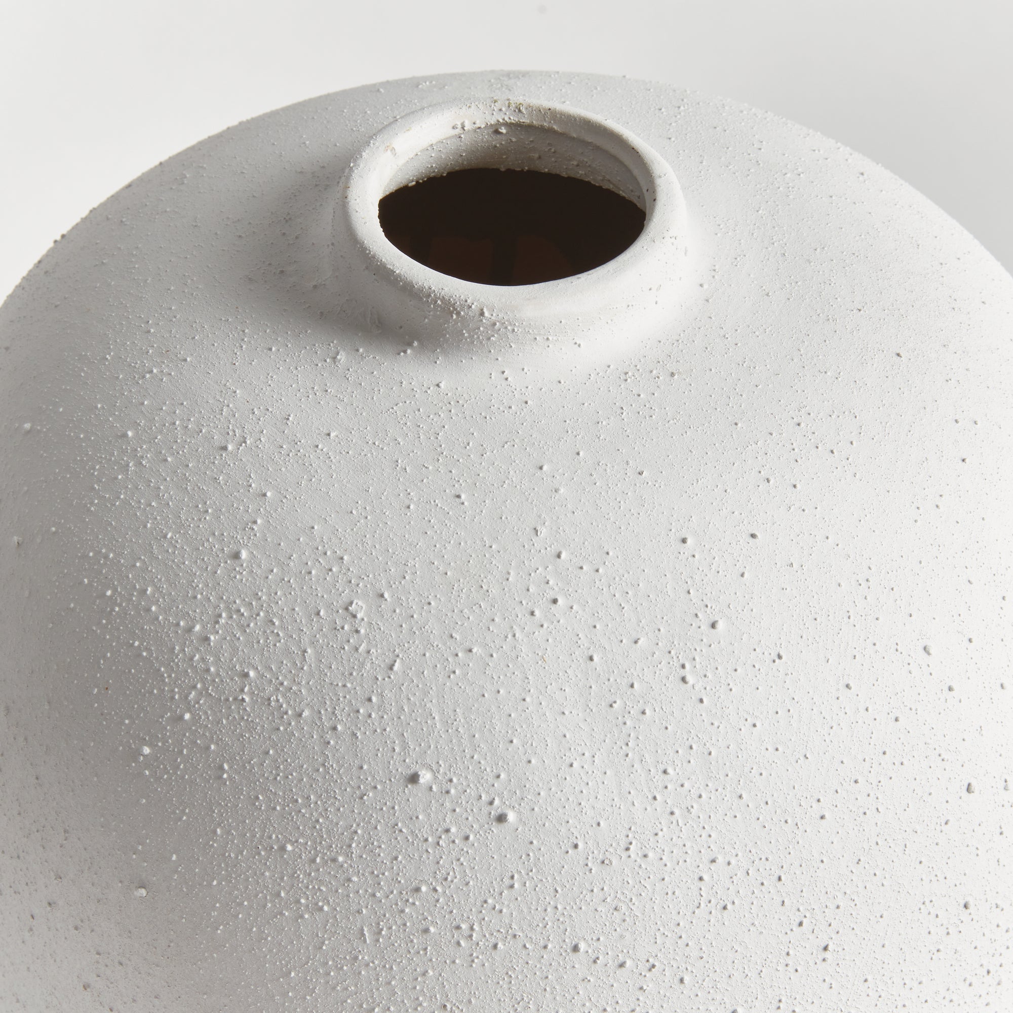 Hawthorn Grande Vase Small - View 3