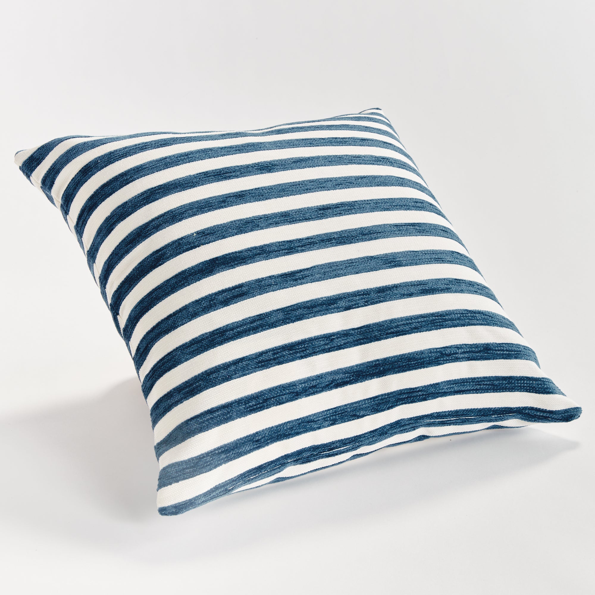 GIDEON SQUARE INDOOR-OUTDOOR PILLOW 20" - view 2