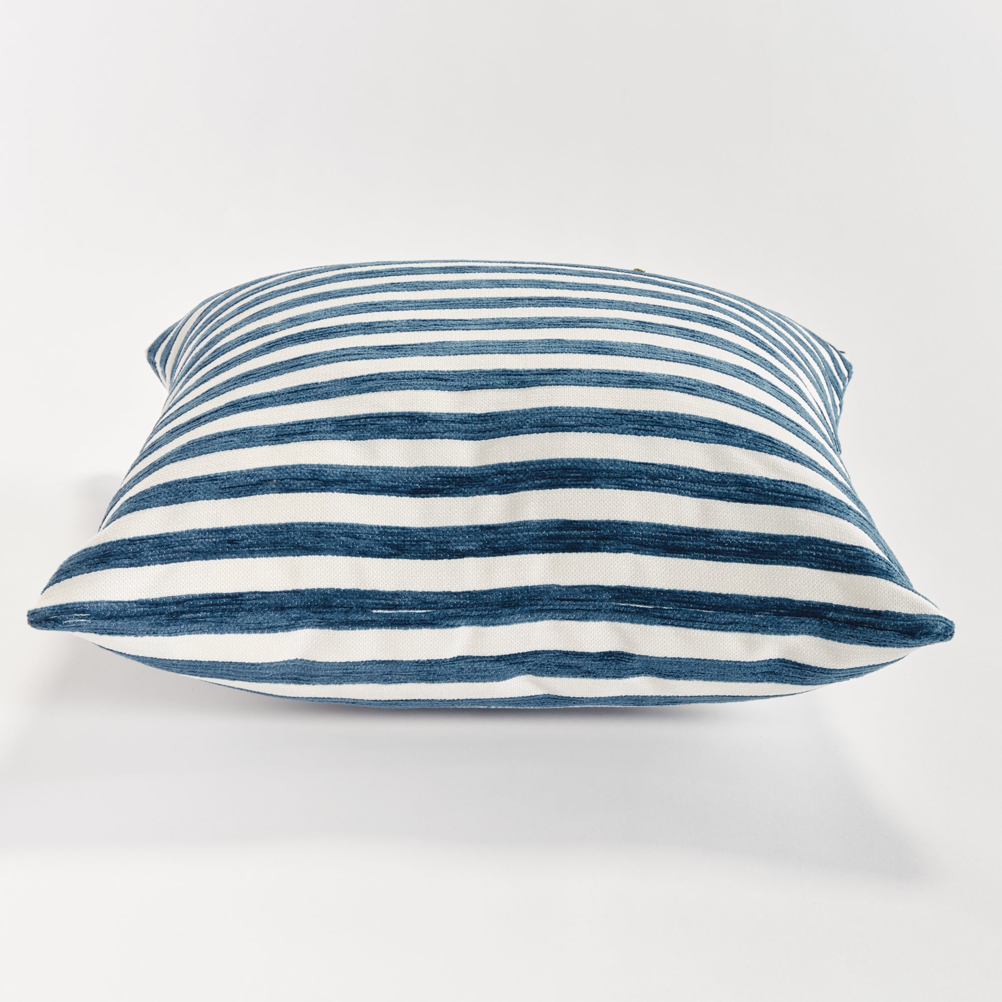 GIDEON SQUARE INDOOR-OUTDOOR PILLOW 20" - view 3