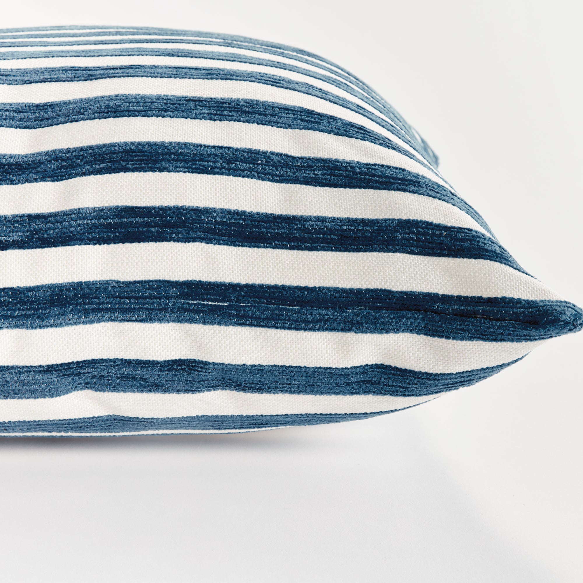GIDEON SQUARE INDOOR-OUTDOOR PILLOW 20" - view 4