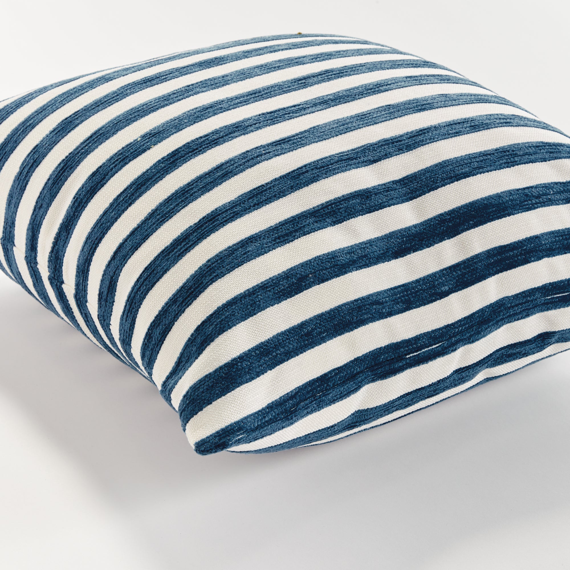 GIDEON SQUARE INDOOR-OUTDOOR PILLOW 20" - view 5