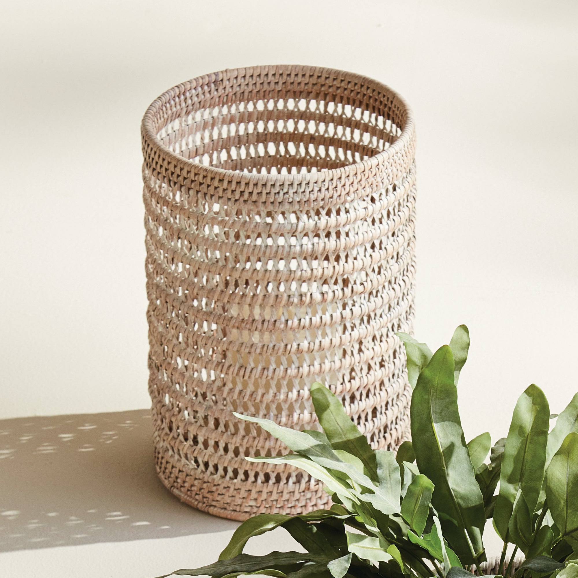 BURMA RATTAN HURRICANE LARGE - view 5