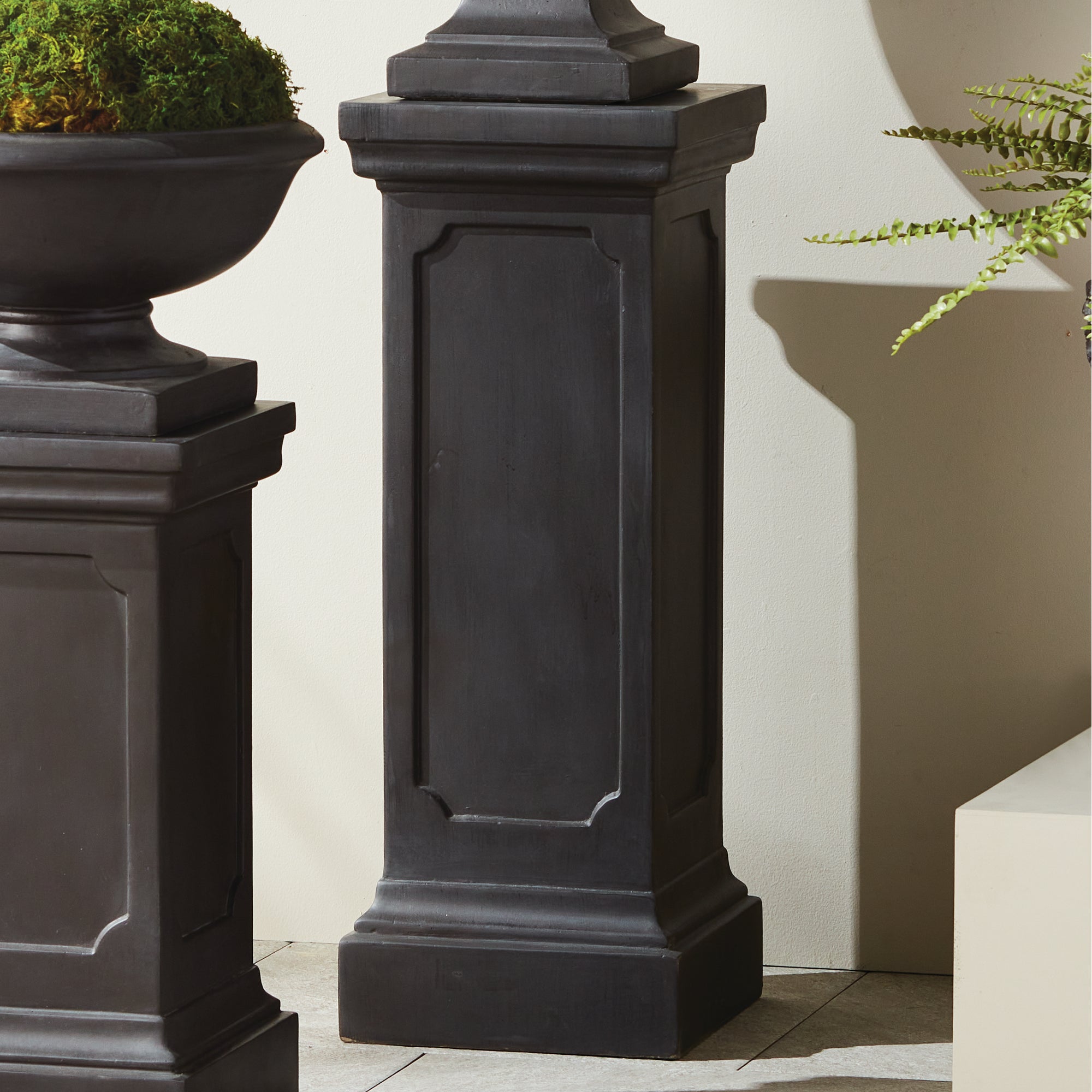 FIBRECLAY CHAMBERS PEDESTAL TALL - view 4