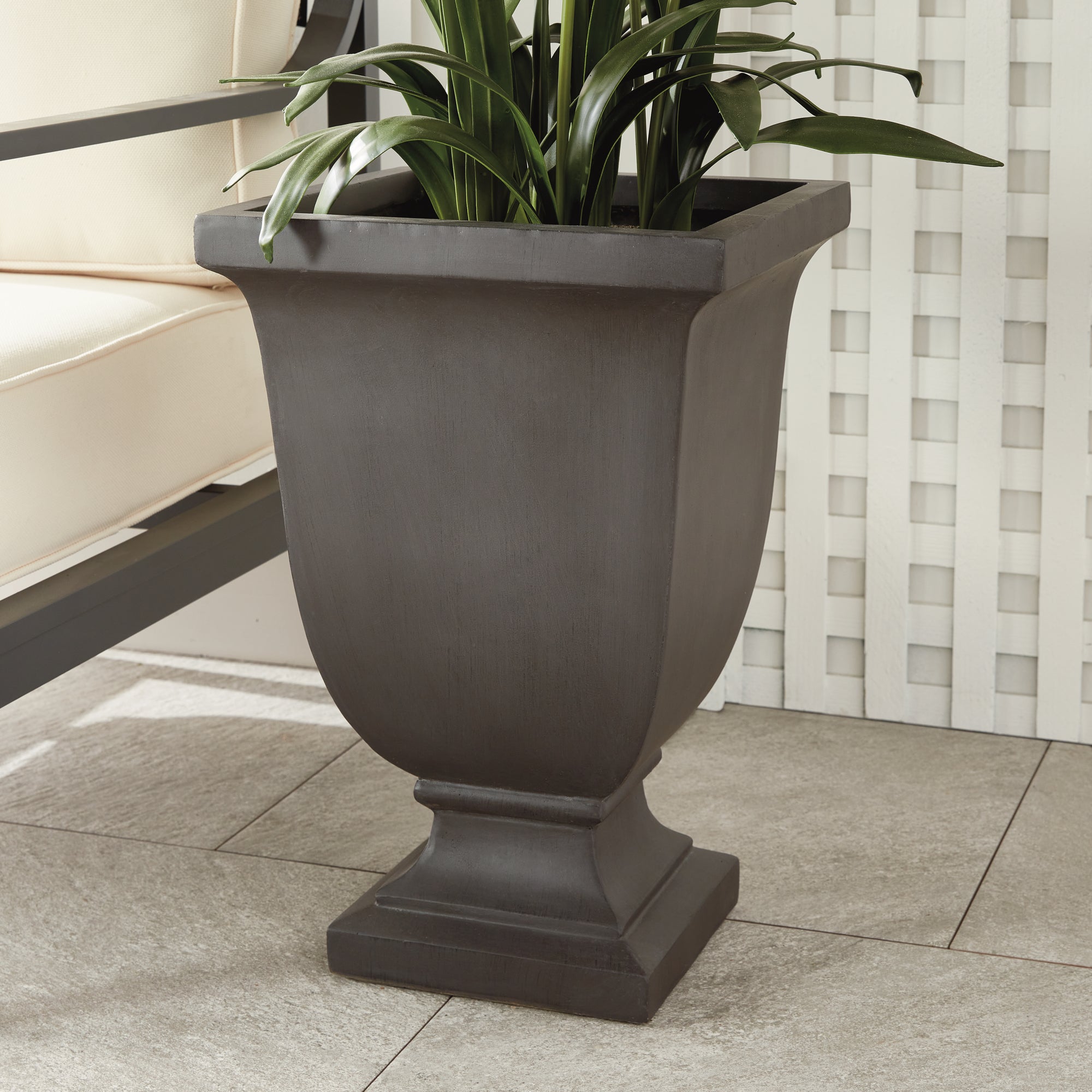 FIBRECLAY BECKETT SQ FOOTED PLANTER SMALL - view 7