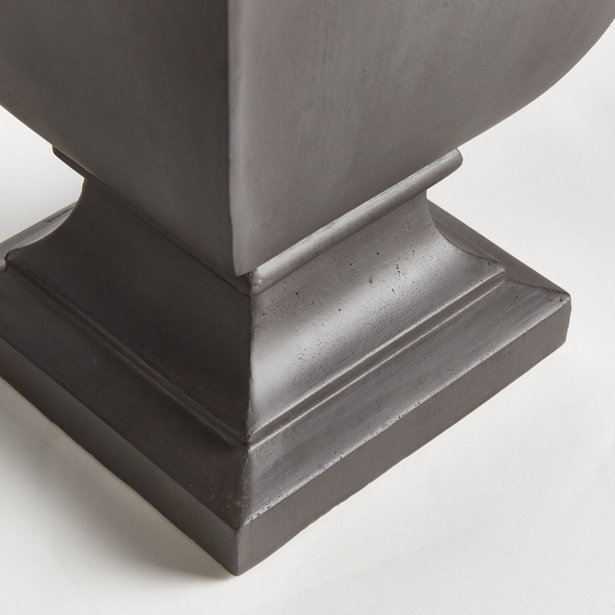 FIBRECLAY BECKETT SQ FOOTED PLANTER SMALL - view 3