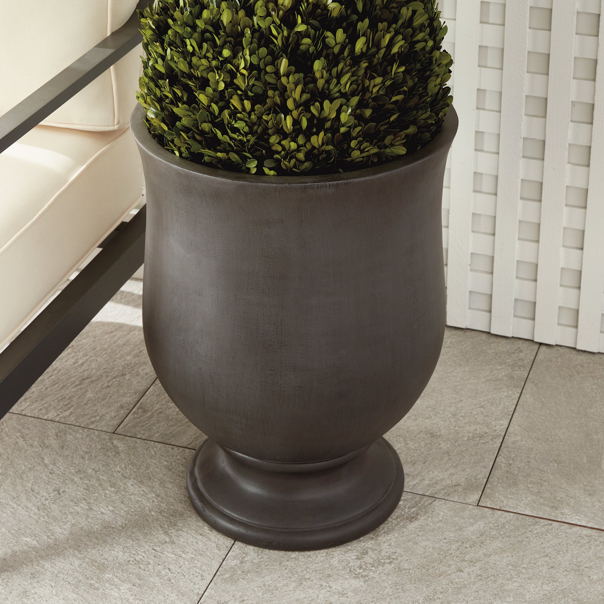 FIBRECLAY JOSIE ROUND FOOTED PLANTER - view 7