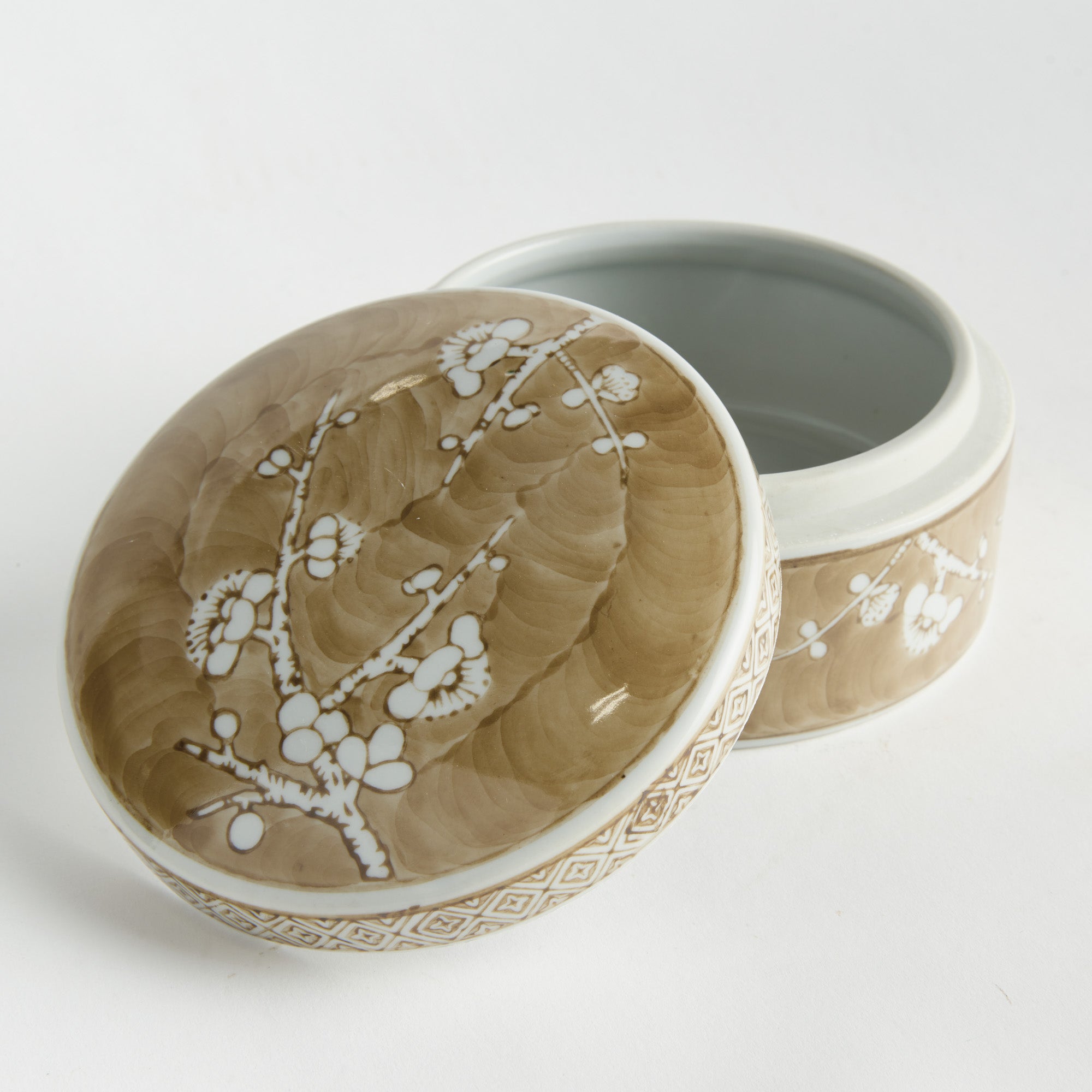 Province Empress Rd Lidded Catchll Box Sm - View 4