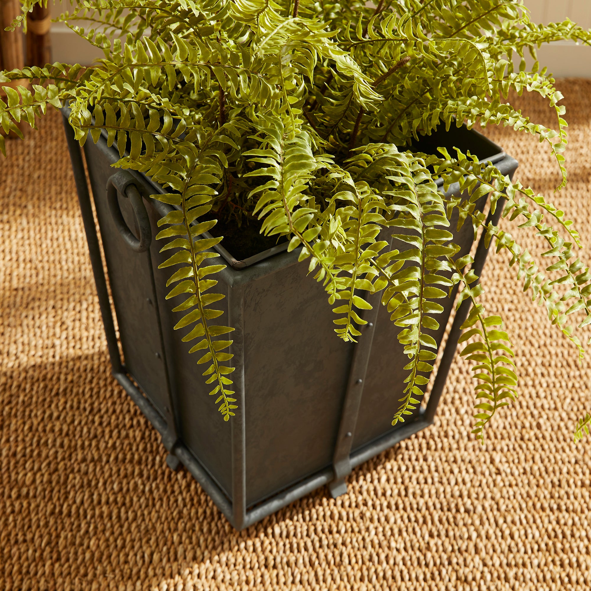 CALLAHAN TAPERED PLANTER SMALL - view 10