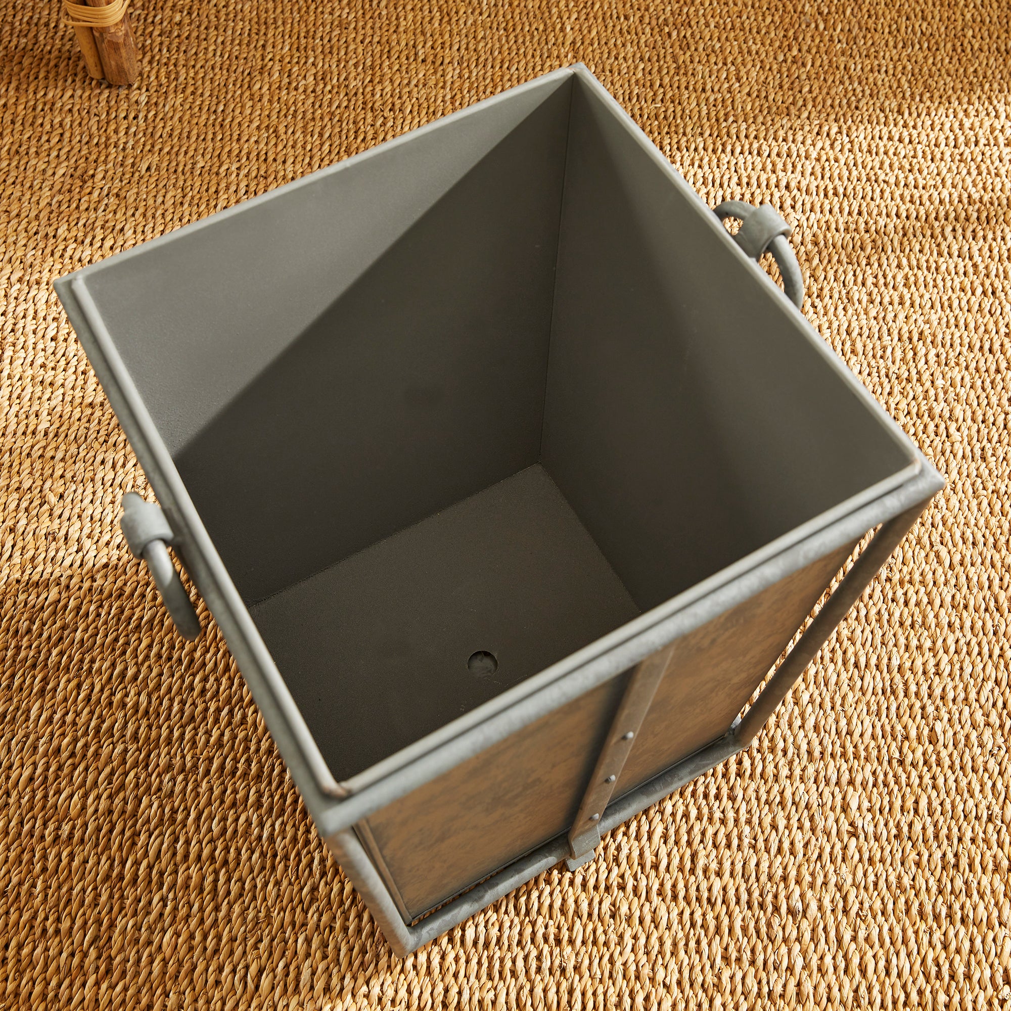 CALLAHAN TAPERED PLANTER SMALL - view 11