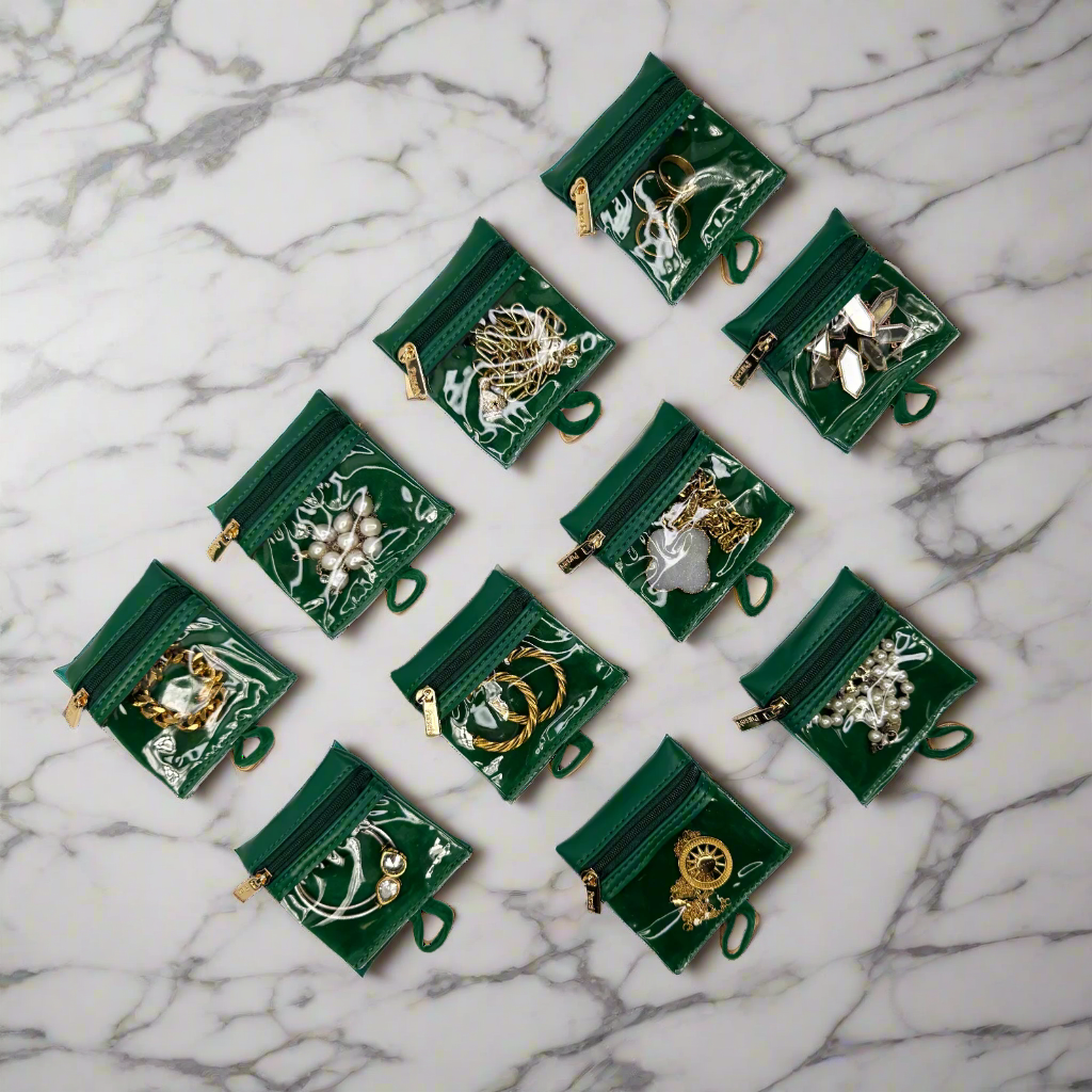 Oprah's Favorite Things 2021 - Ultra Jewelry Case - Emerald Velvet