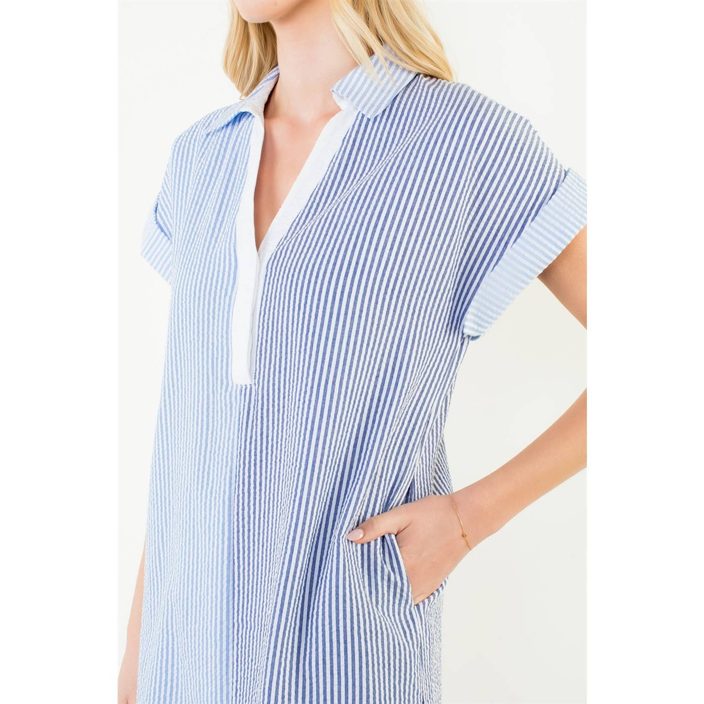 Bee Short Sleeve Split Striped V-Neck Dress