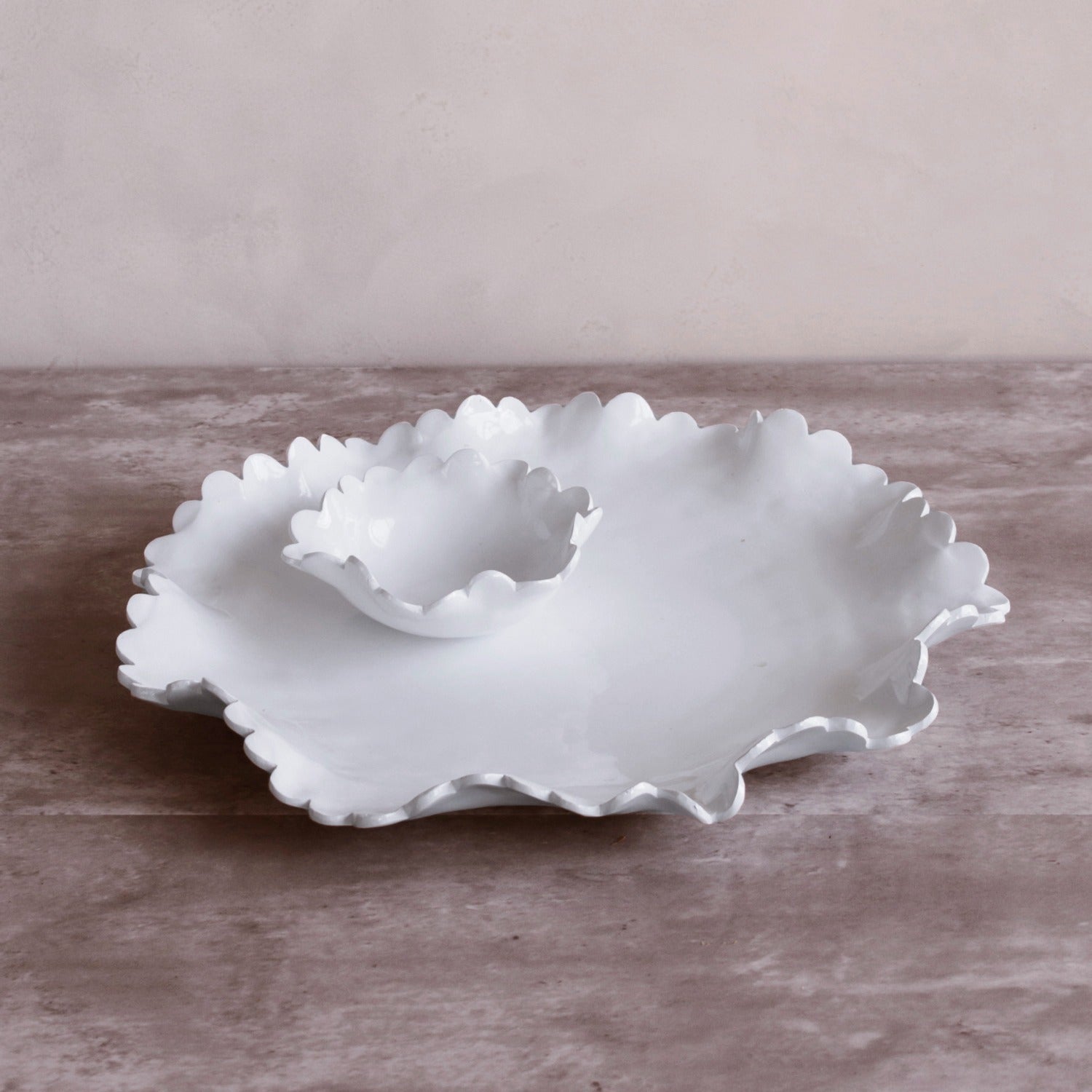 VIDA Colette Round Platter with Mini Dip – White