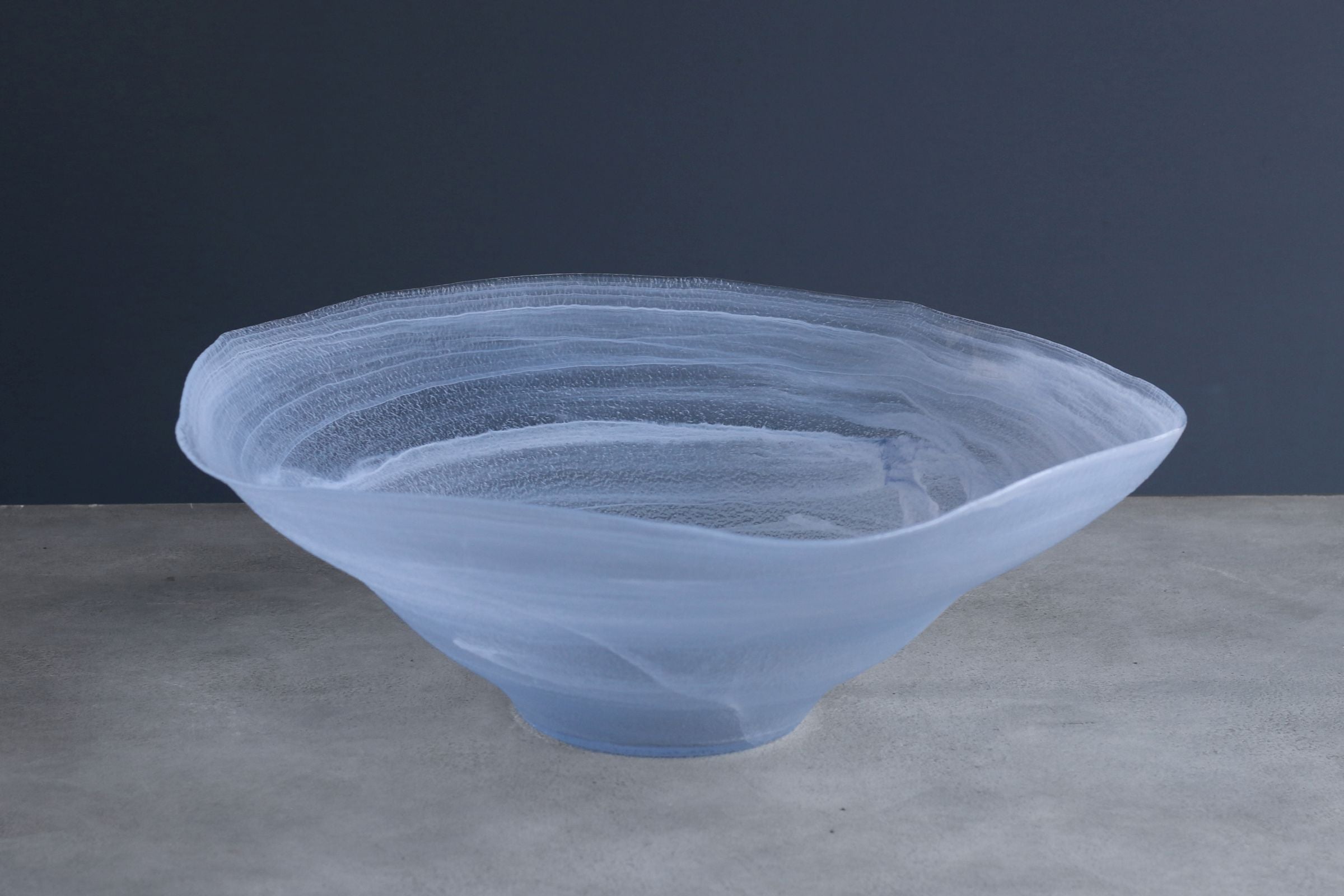 BEATRIZ BALL GLASS Alabaster Wave Extra Large Bowl (Clear-Blue)