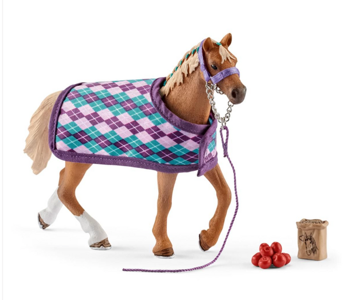 ENGLISH THOROUGHBRED WITH BLANKET BY SCHLEICH